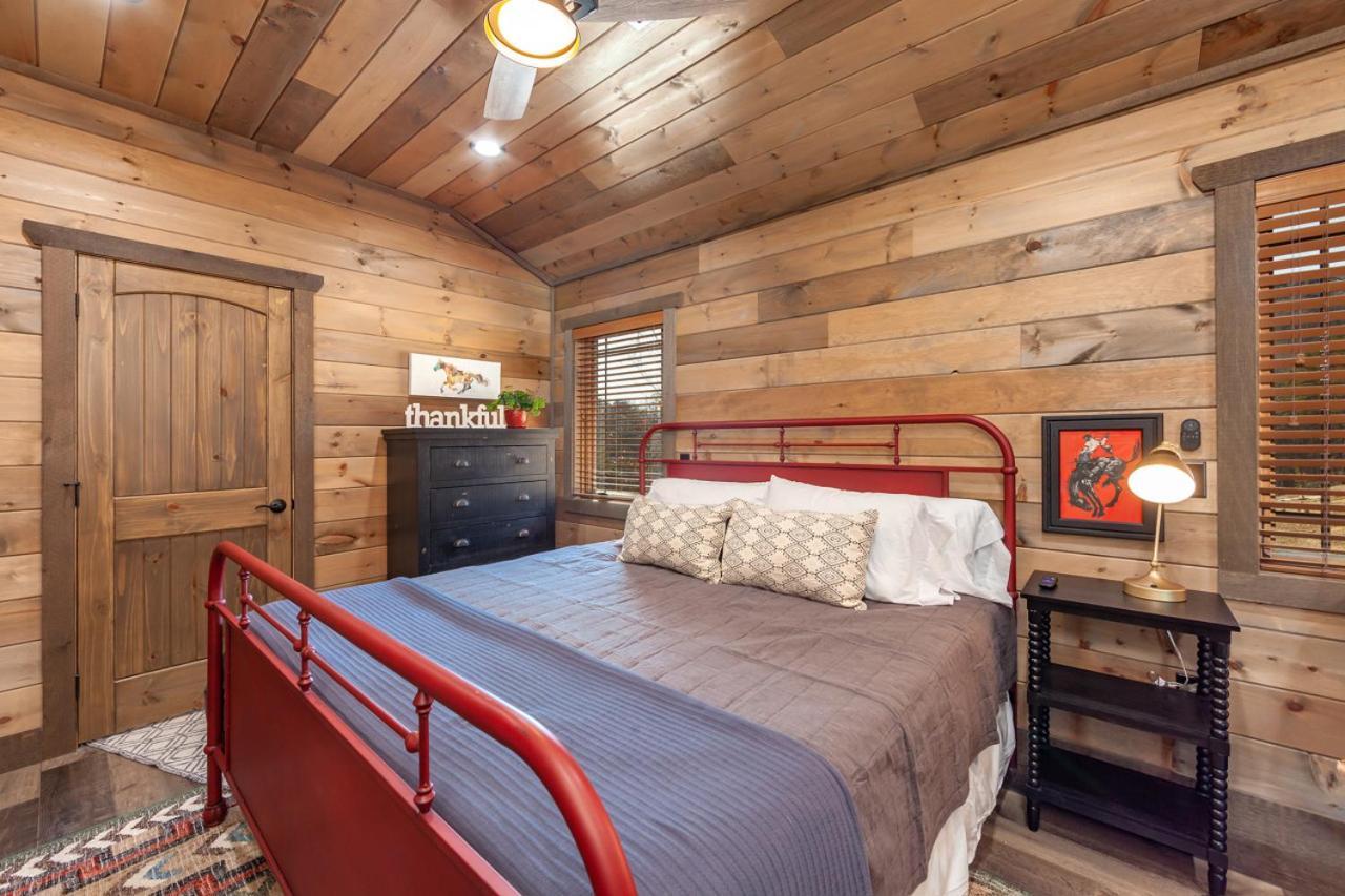 Splash Mountain Pool Hot Tub Theater Game Room Sevierville Eksteriør billede